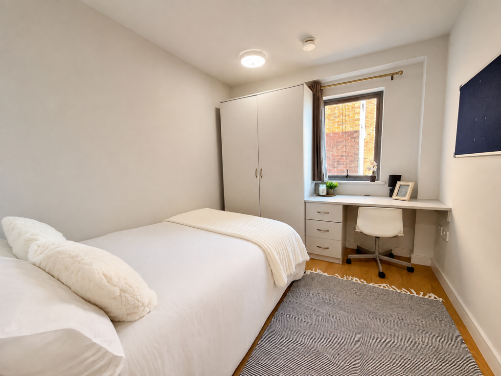 Main image of property: Chatham Place, Liverpool, Merseyside, L7