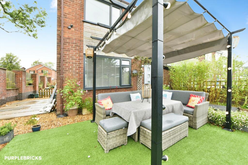 House in Oldham - View 5