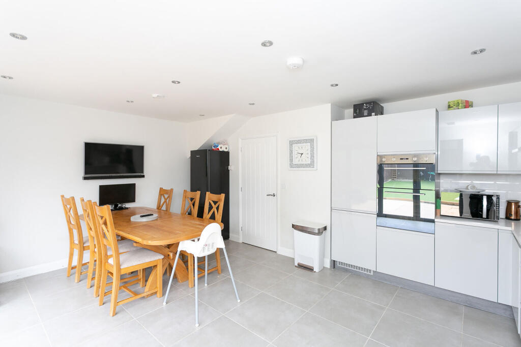 House in Watford - View 4