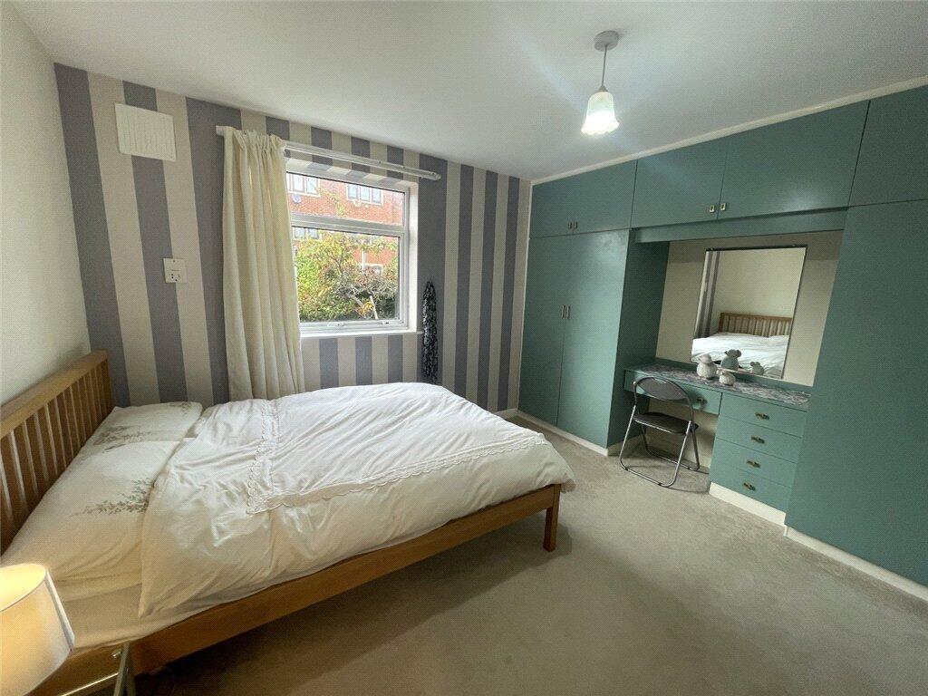 Apartment in Milton Keynes - View 5