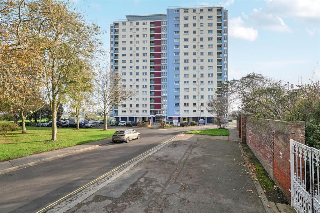 Trinity Green, Gosport photo 2
