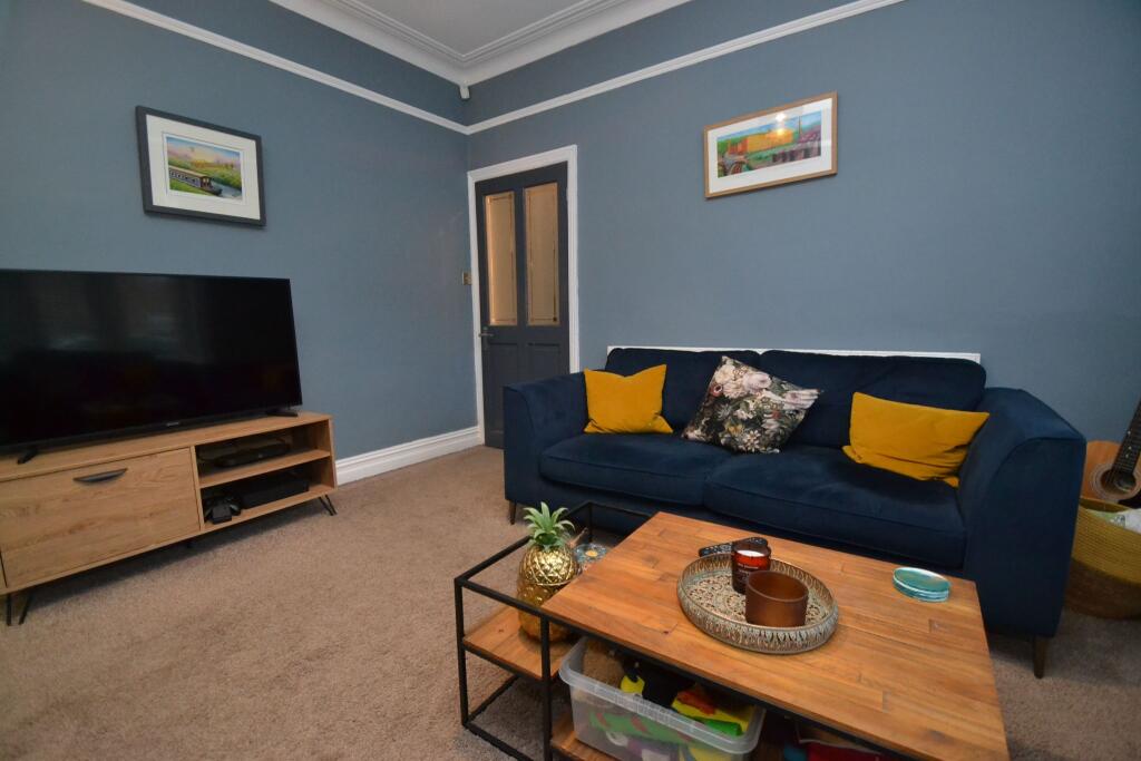 House in Bradford, Fourlands, Greengates - View 4