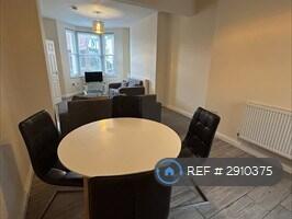 4 bedroom semi-detached house for rent