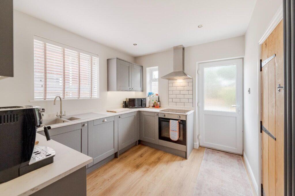 House in Chetwynd Aston, Pave Lane - View 5