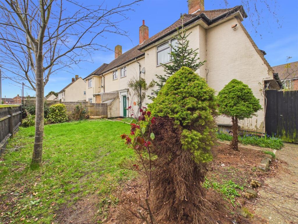 Main image of property: Penn Road, Southcourt, Aylesbury