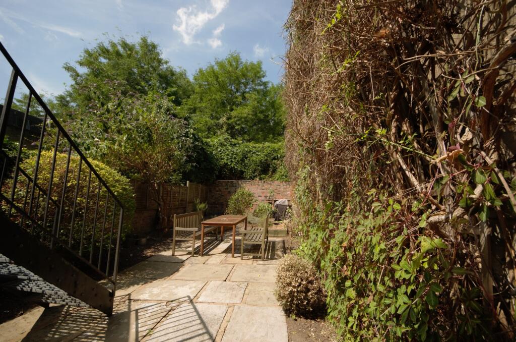 Apartment in London - View 4