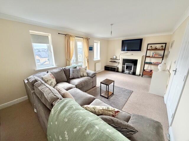 House in Halifax - View 3