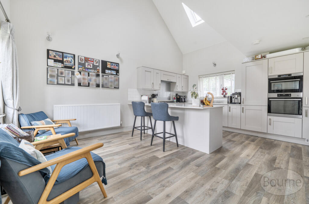 House in Guildford - View 5