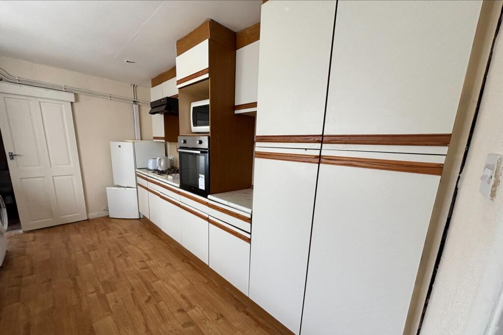 House in Doncaster - View 4