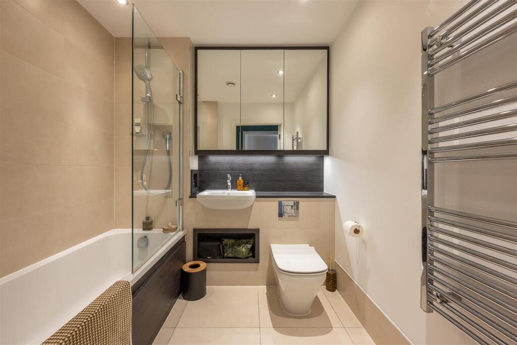 Apartment in London, Fish Island Village, Bow - More