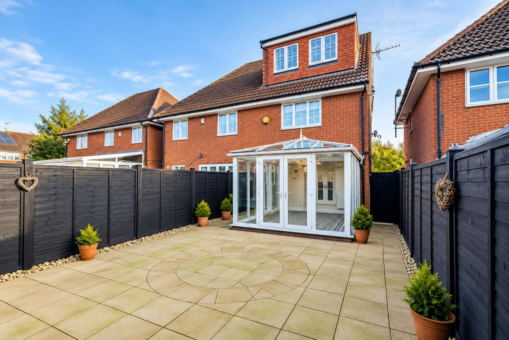 House in Hertsmere, Elstree and Borehamwood - View 5