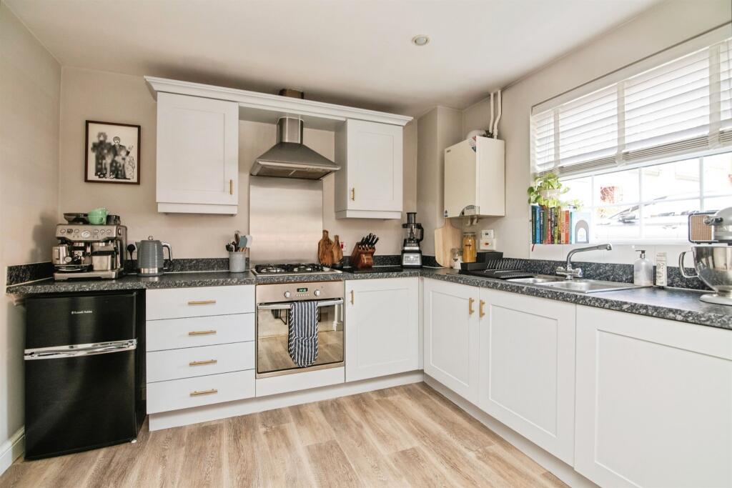 Apartment in Sandwell, West Midlands - View 2