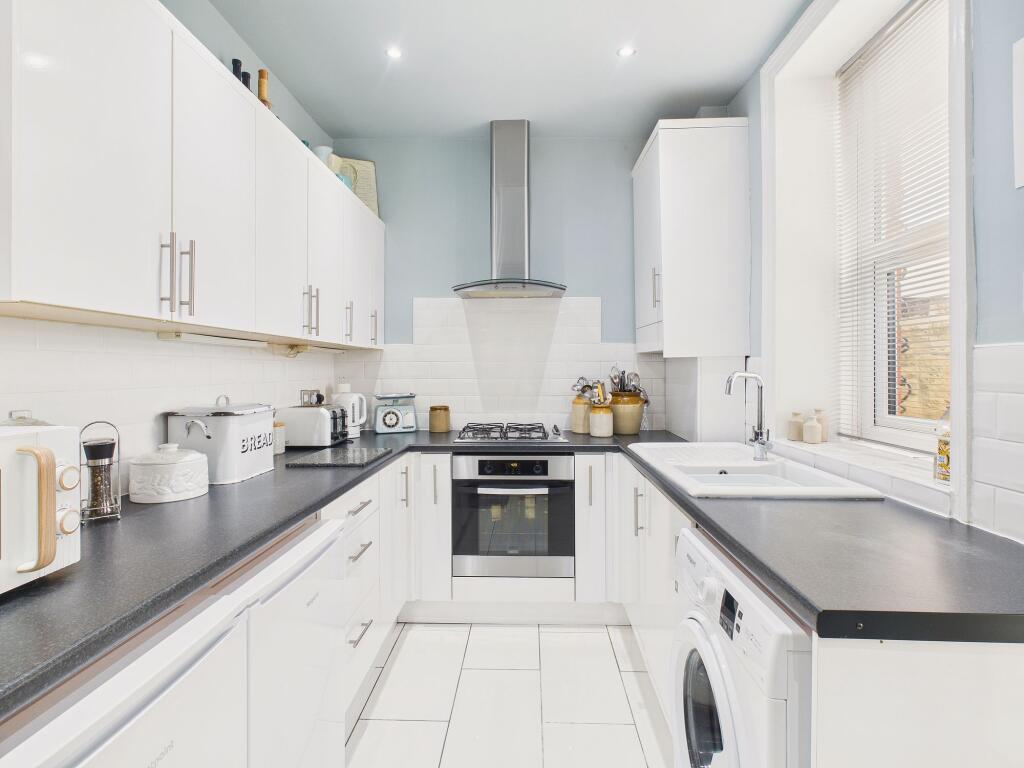 Prospect Terrace, Eighton Banks, NE9 photo 3