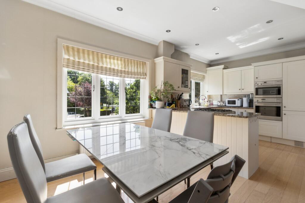 Apartment in Harrow - View 4