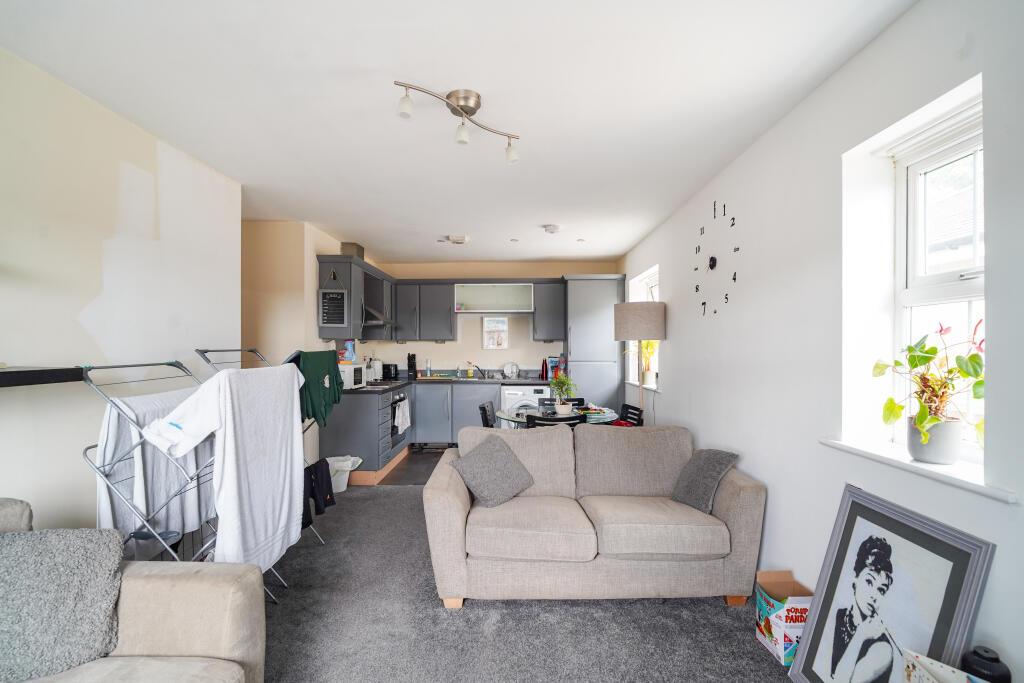 Apartment in Calderdale, West Yorkshire - View 2