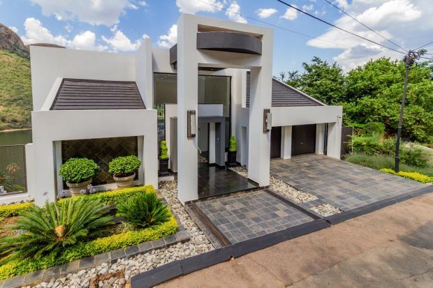 Main image of property: 189 Paul Kruger Way, Kosmos Village, Hartbeespoort, South Africa