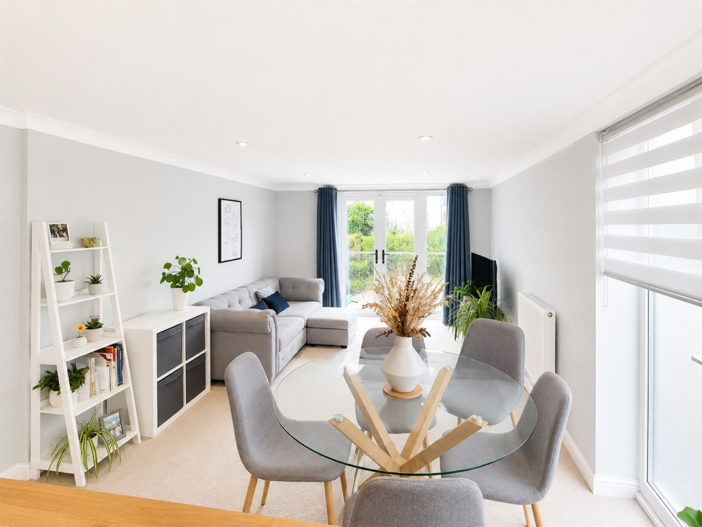 Apartment in Hemel Hempstead - View 4