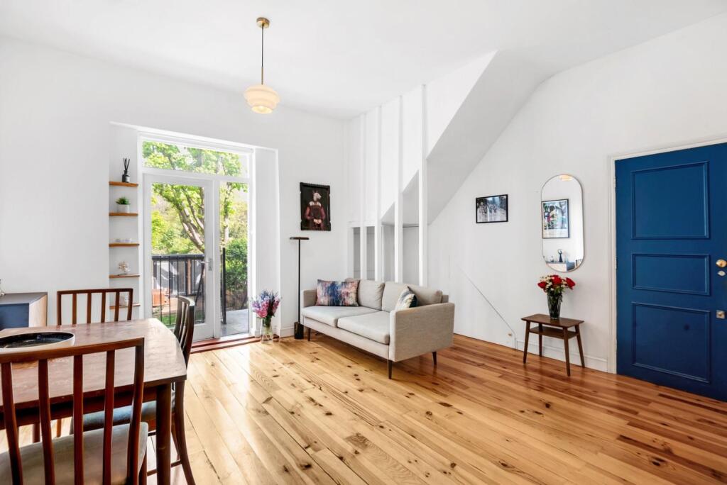 Apartment in London - More