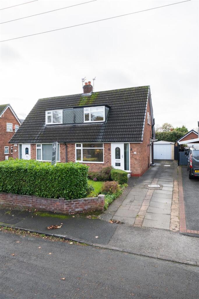 2-bed house on Swanlow Lane, Winsford, £200,000