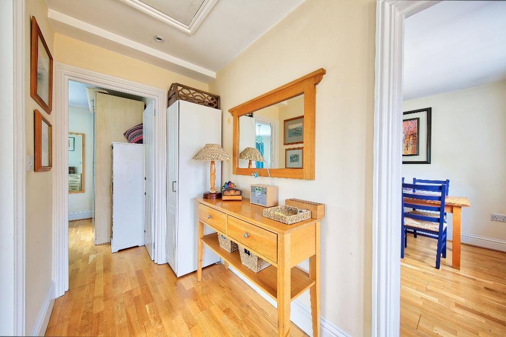 Haynt Walk, Wimbledon Chase, SW20 9NX photo 4