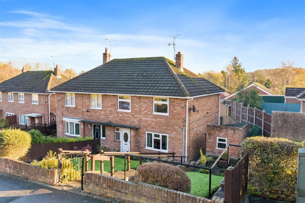Summer Crescent, Wrockwardine Wood, Telford photo 2