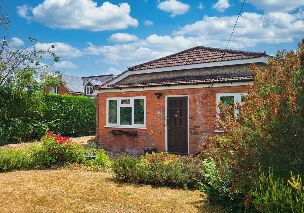 3-bed detached on Maurys Lane, West Wellow, Romsey, SO51 6DA, £529,000