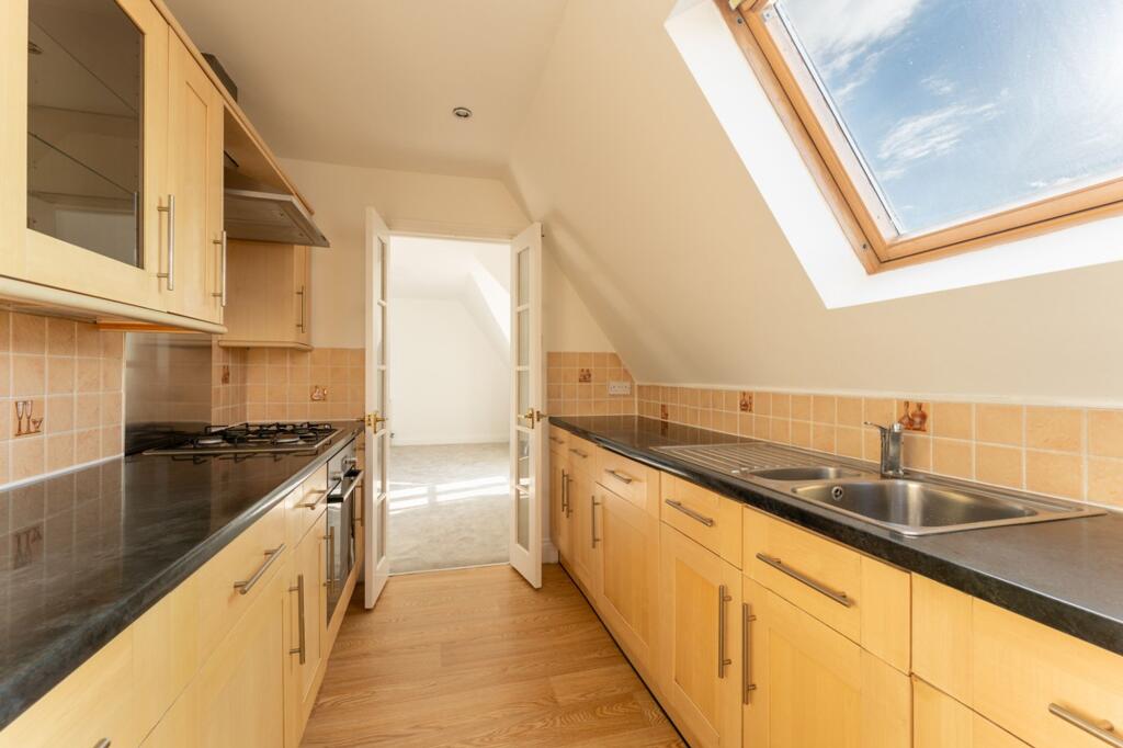 Apartment in Christchurch, Southbourne, Bournemouth - View 4