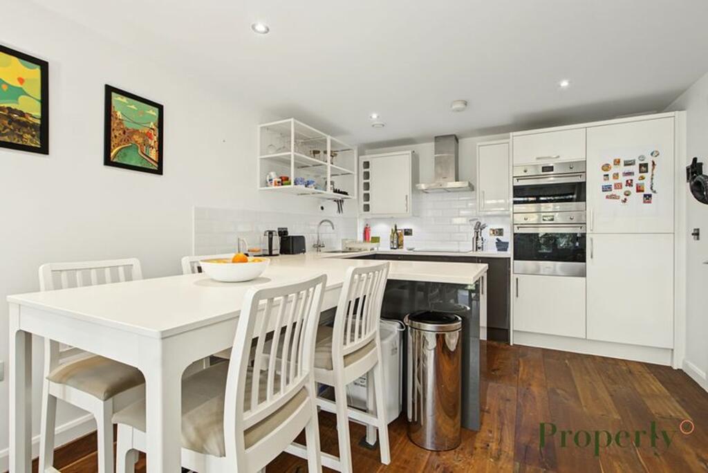 Apartment in London - More