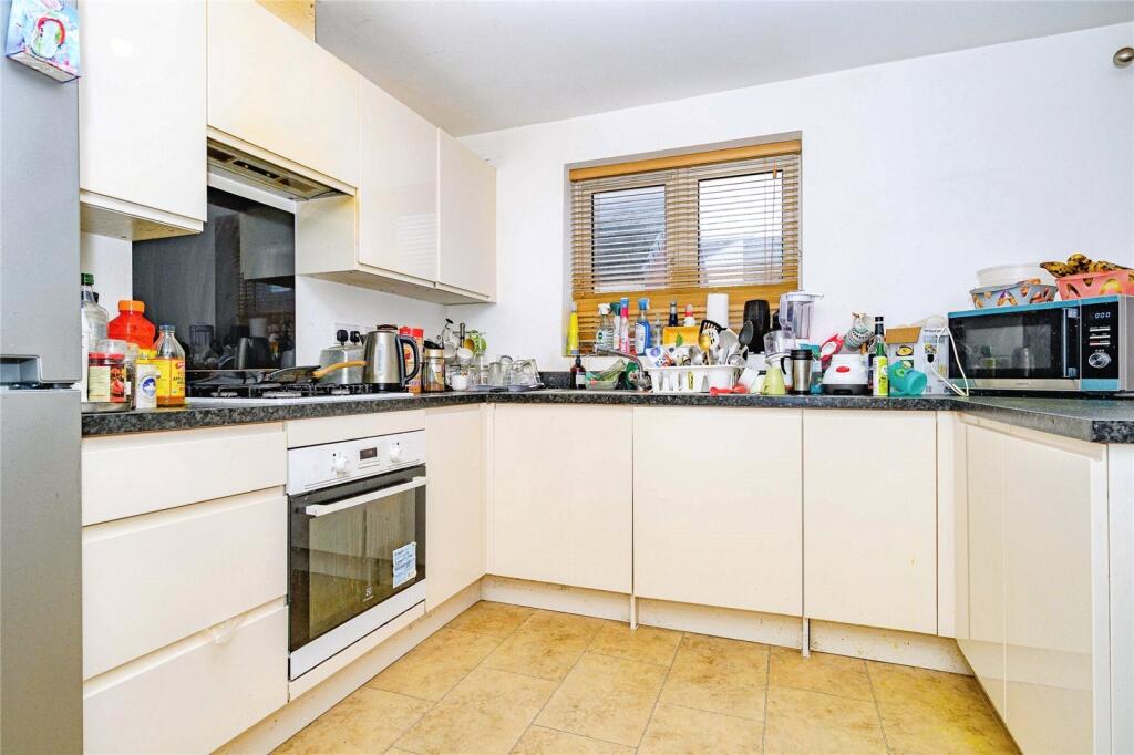 Guardian Way, Luton, Bedfordshire, LU1 photo 4