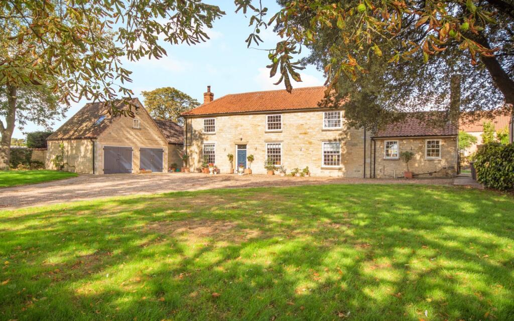 Main image of property: Dunston Manor, Lincoln Road, Dunston, Lincoln, LN4