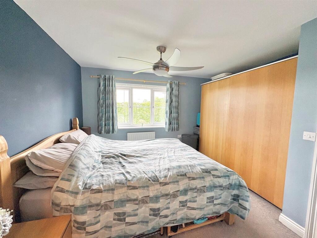 Wintergreen Close, Leigh - View 5