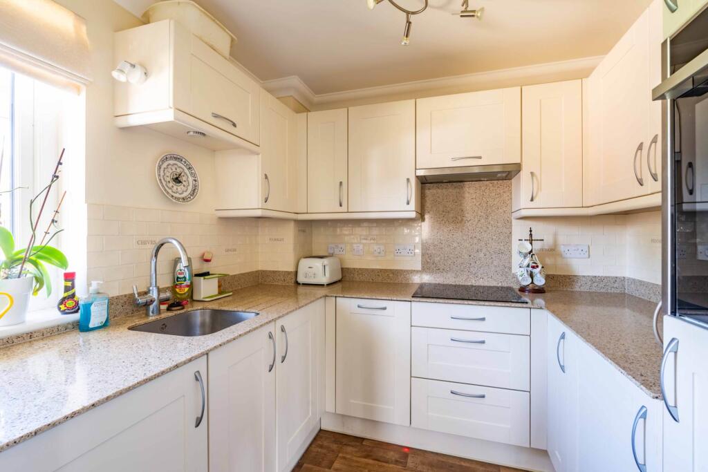 Apartment in Swindon - View 4