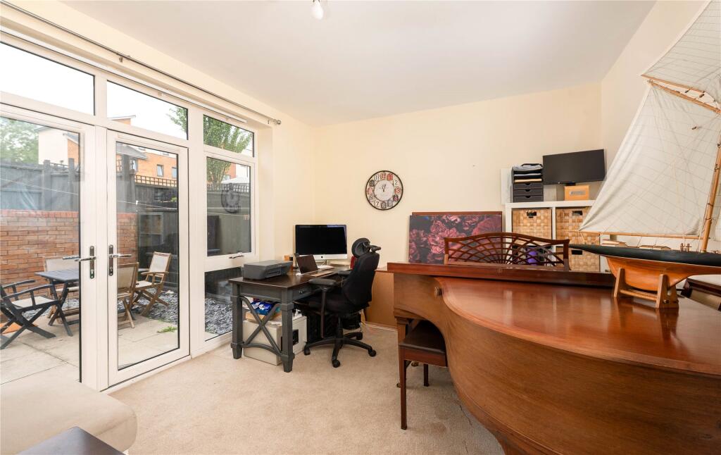 Genesis Green, Ashland, Milton Keynes, Buckinghamshire, MK6 photo 4