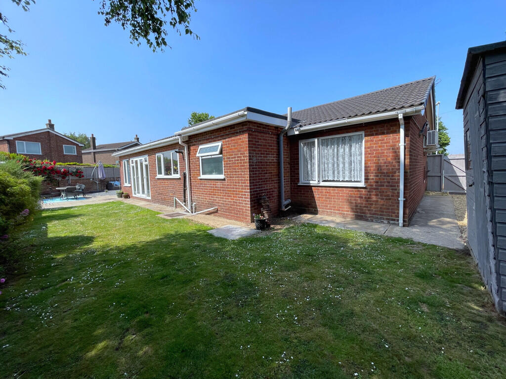 16, Abbots Gardens, Whaplode PE12 6SZ photo 4