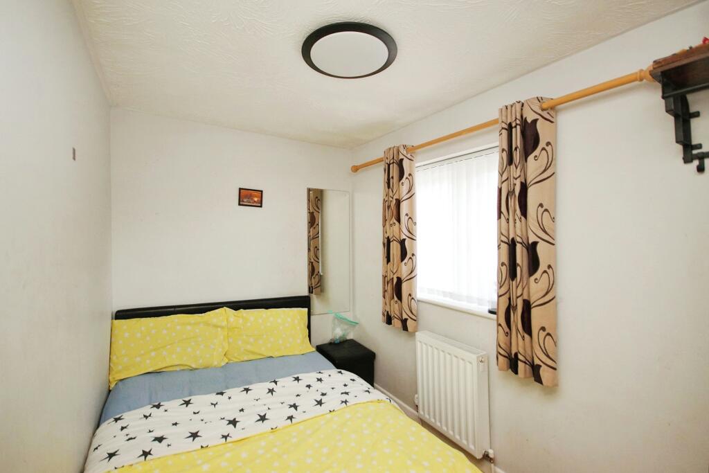 Elizabeth Way, Mangotsfield, Bristol, BS16 - More