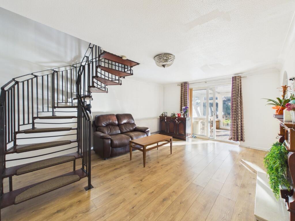 Coldray Close, Gloucester, Gloucestershire, GL1 photo 3