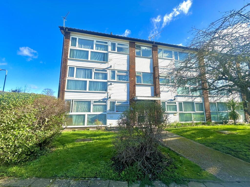 Main image of property: St. Peters Close, Ilford, IG2