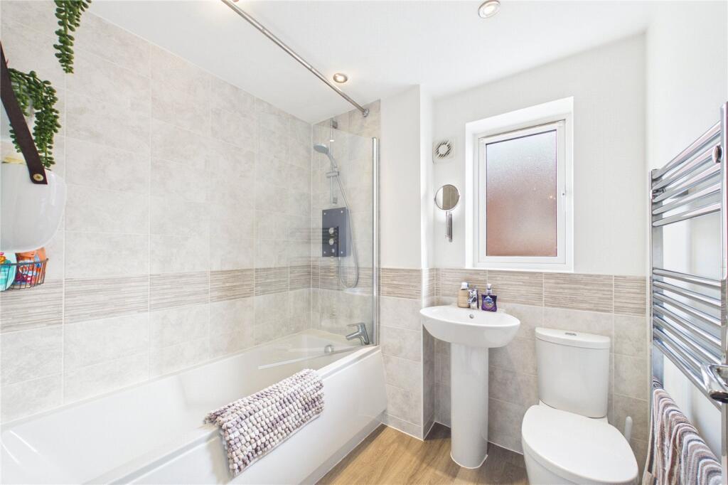 House in Basingstoke and Deane, Bramley - View 3