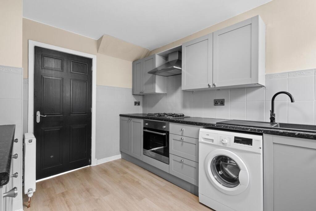 House in Kilmarnock, East Ayrshire - More