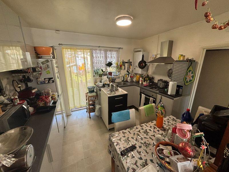 House in London - View 3