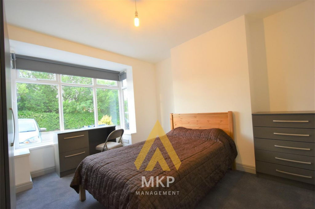 5 bedroom terraced house for rent