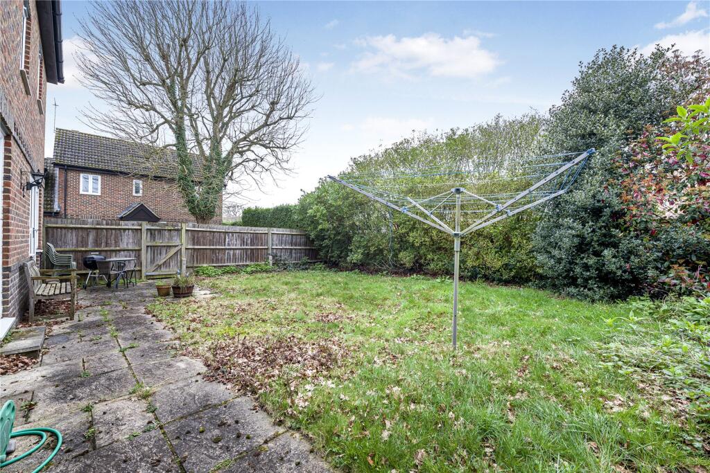 House in Woking, Knaphill - View 3