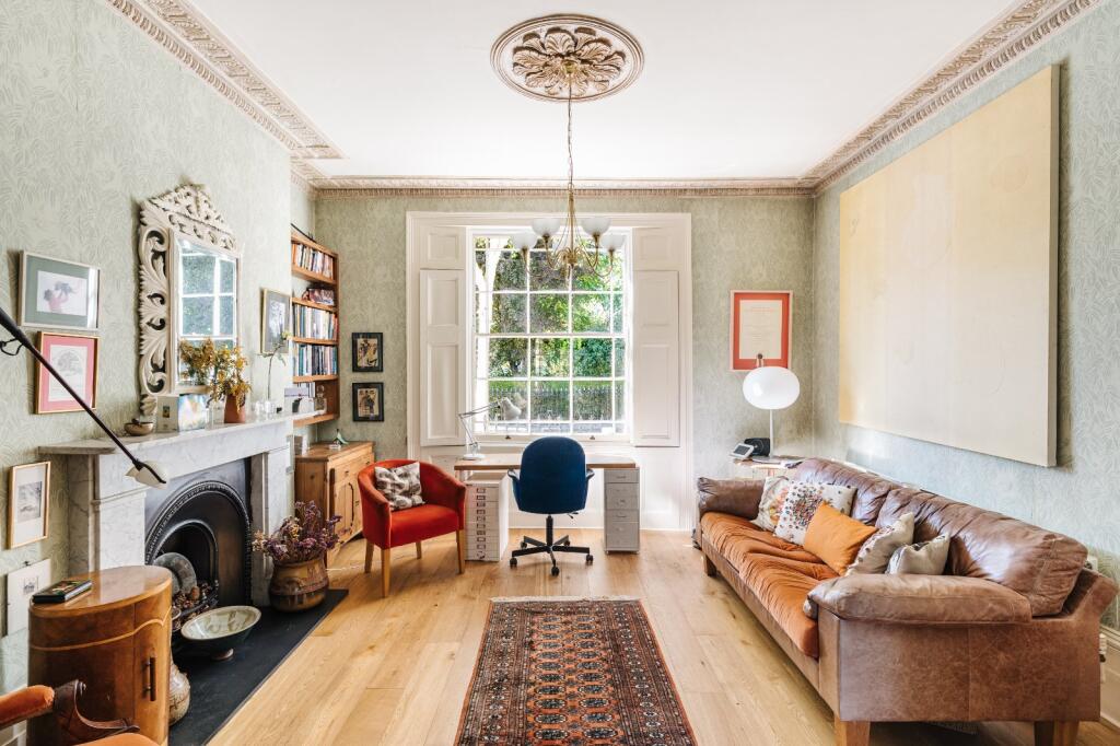 House in London - View 2