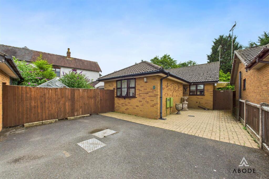 2-bed detached on Sycamore Close, Uttoxeter, Staffordshire, £265,000