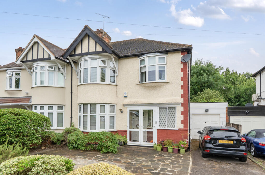 Main image of property: Belmont Avenue, Cockfosters, Barnet, Hertfordshire, EN4