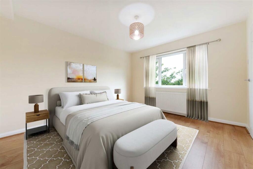Roebuck Lane, Buckhurst Hill photo 4