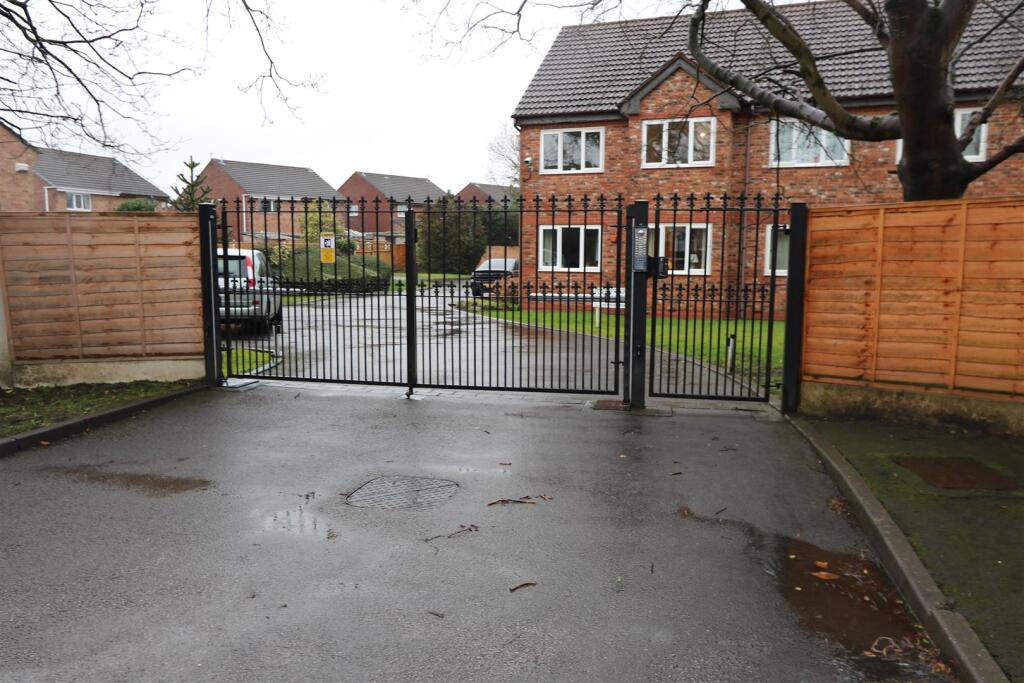 Main image of property: 58 Outwood Road, Heald Green, Cheadle, Cheshire, SK8