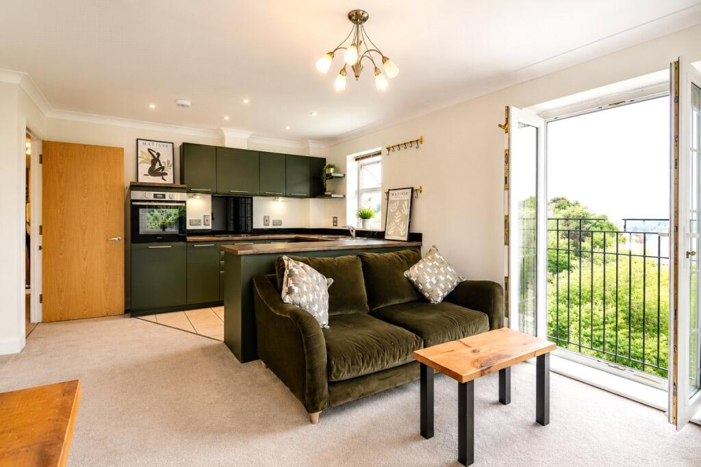 Jago Court, Newbury, Berkshire, RG14 photo 2