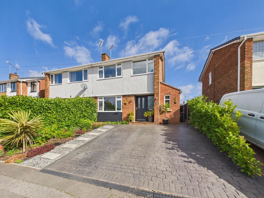 Main image of property: Lindholme Way, Sutton in Ashfield, Nottinghamshire