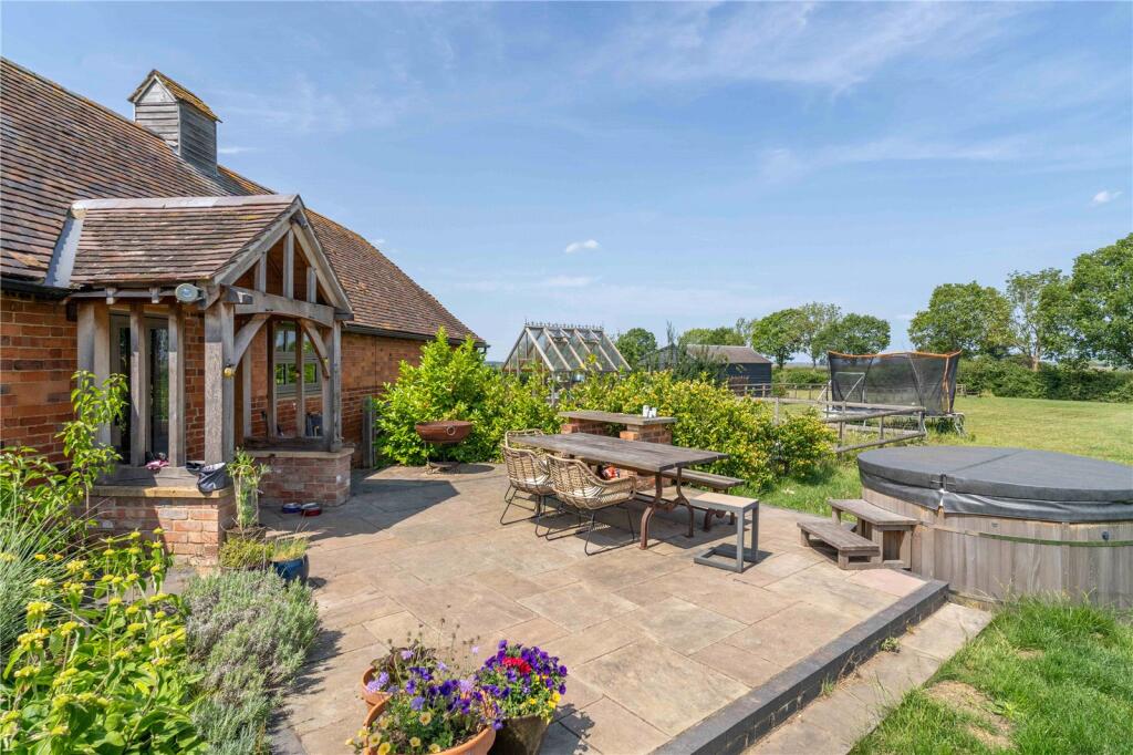 Bank Farm Barns, Dumbleton, Worcestershire, WR11 photo 3